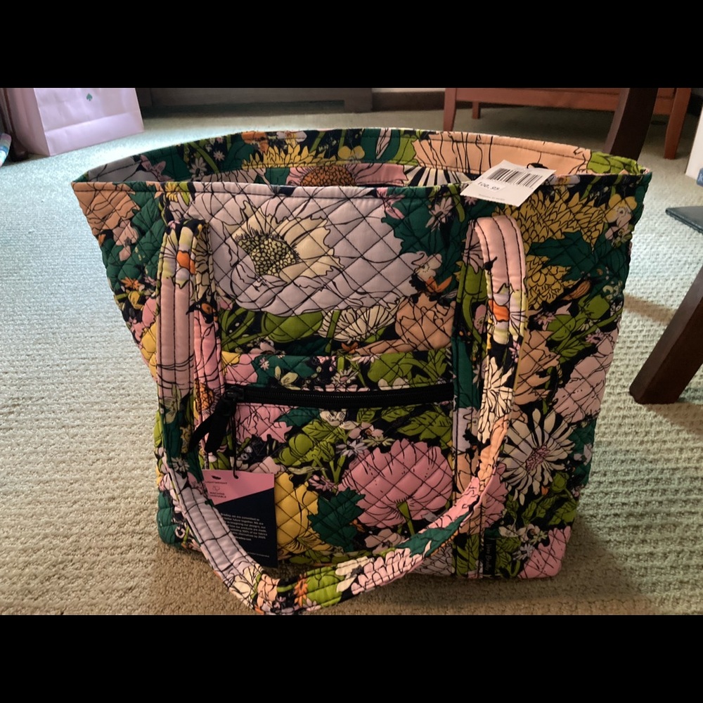 New with tags Vera Bradley tote in Bloom Bloom